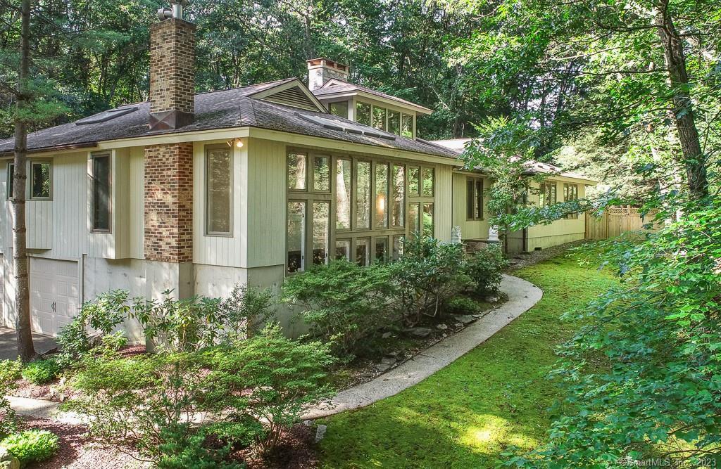 27 Rock Hill Road Woodbridge CT 06525