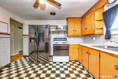 92 Melbourne Court Naugatuck CT 06770