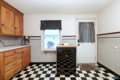 92 Melbourne Court Naugatuck CT 06770