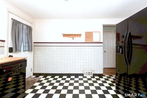92 Melbourne Court Naugatuck CT 06770