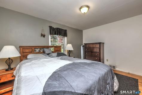 92 Melbourne Court Naugatuck CT 06770