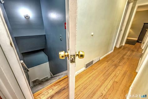 92 Melbourne Court Naugatuck CT 06770