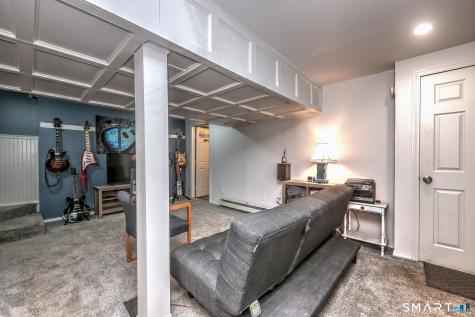 92 Melbourne Court Naugatuck CT 06770