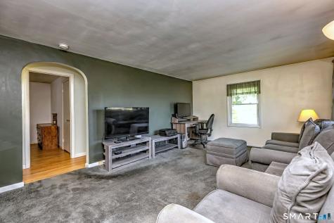 92 Melbourne Court Naugatuck CT 06770