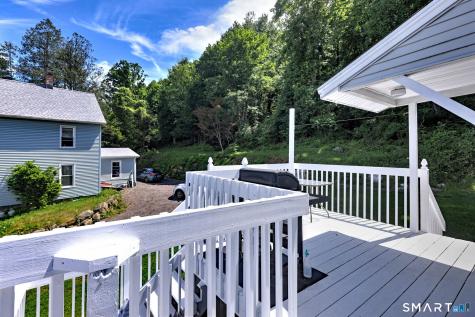 92 Melbourne Court Naugatuck CT 06770