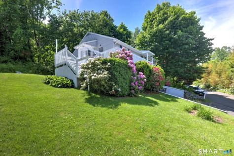 92 Melbourne Court Naugatuck CT 06770