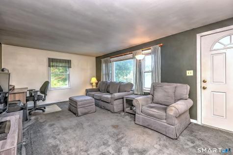 92 Melbourne Court Naugatuck CT 06770