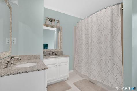 5 Tuckers Run Ledyard CT 06339