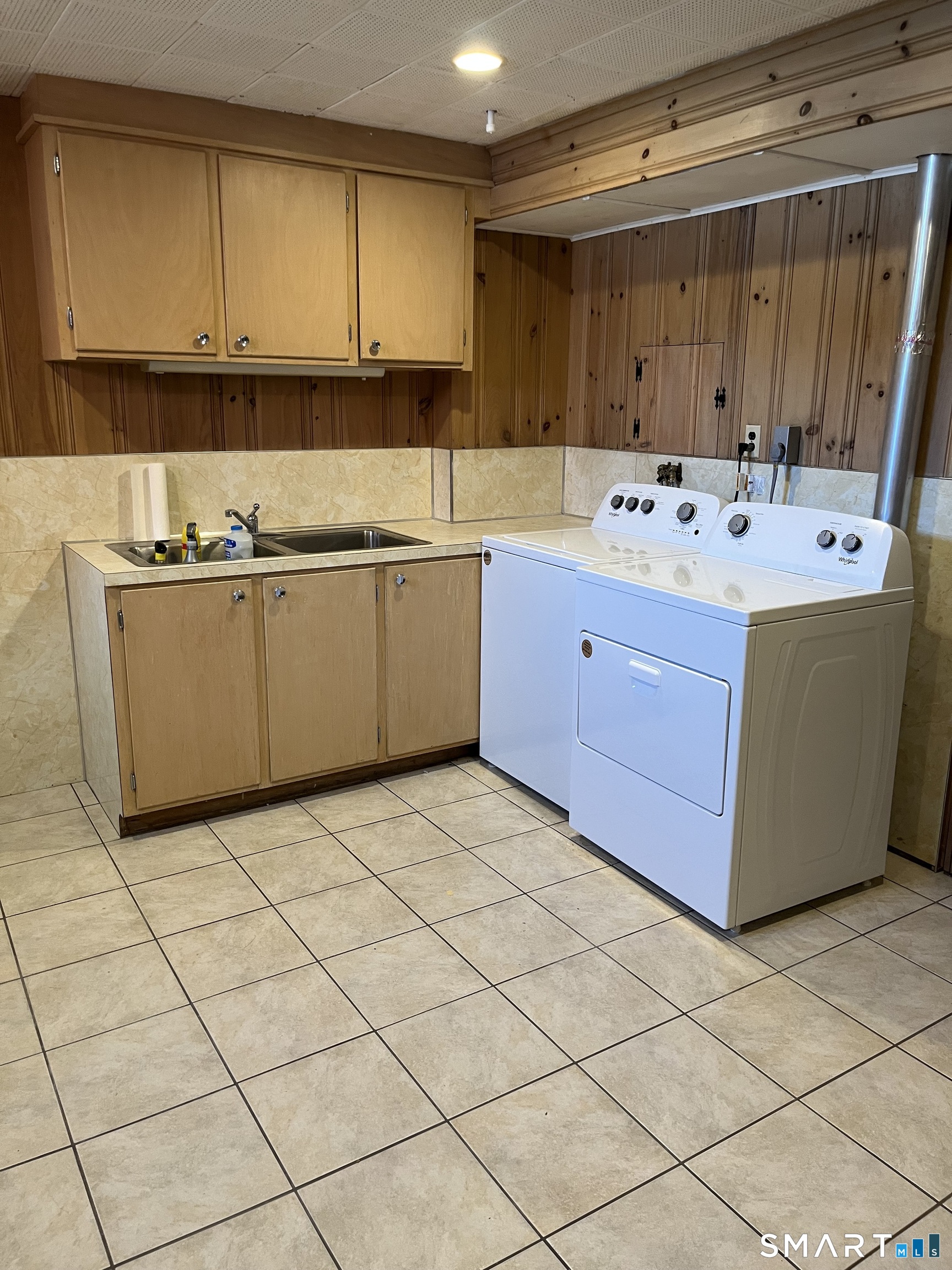 37 Van Den Noort Street Putnam CT 06260