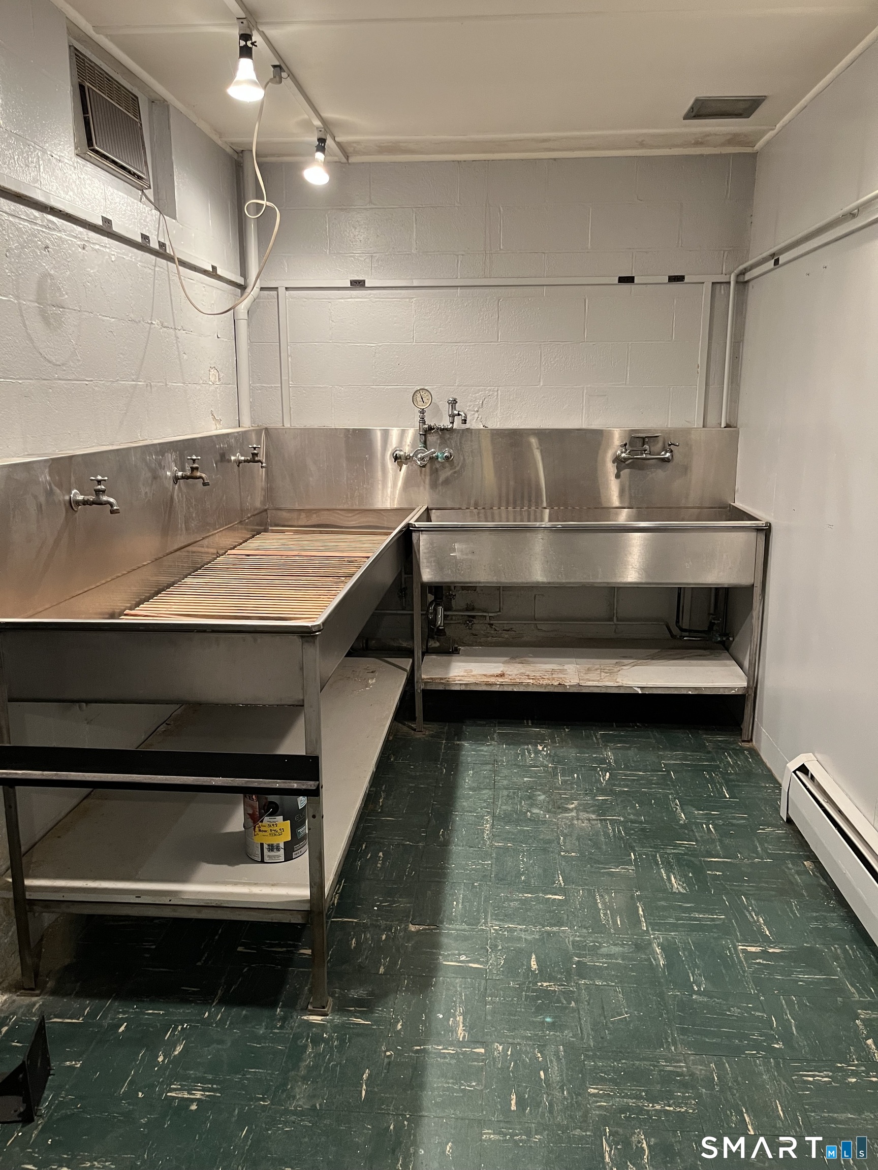 37 Van Den Noort Street Putnam CT 06260