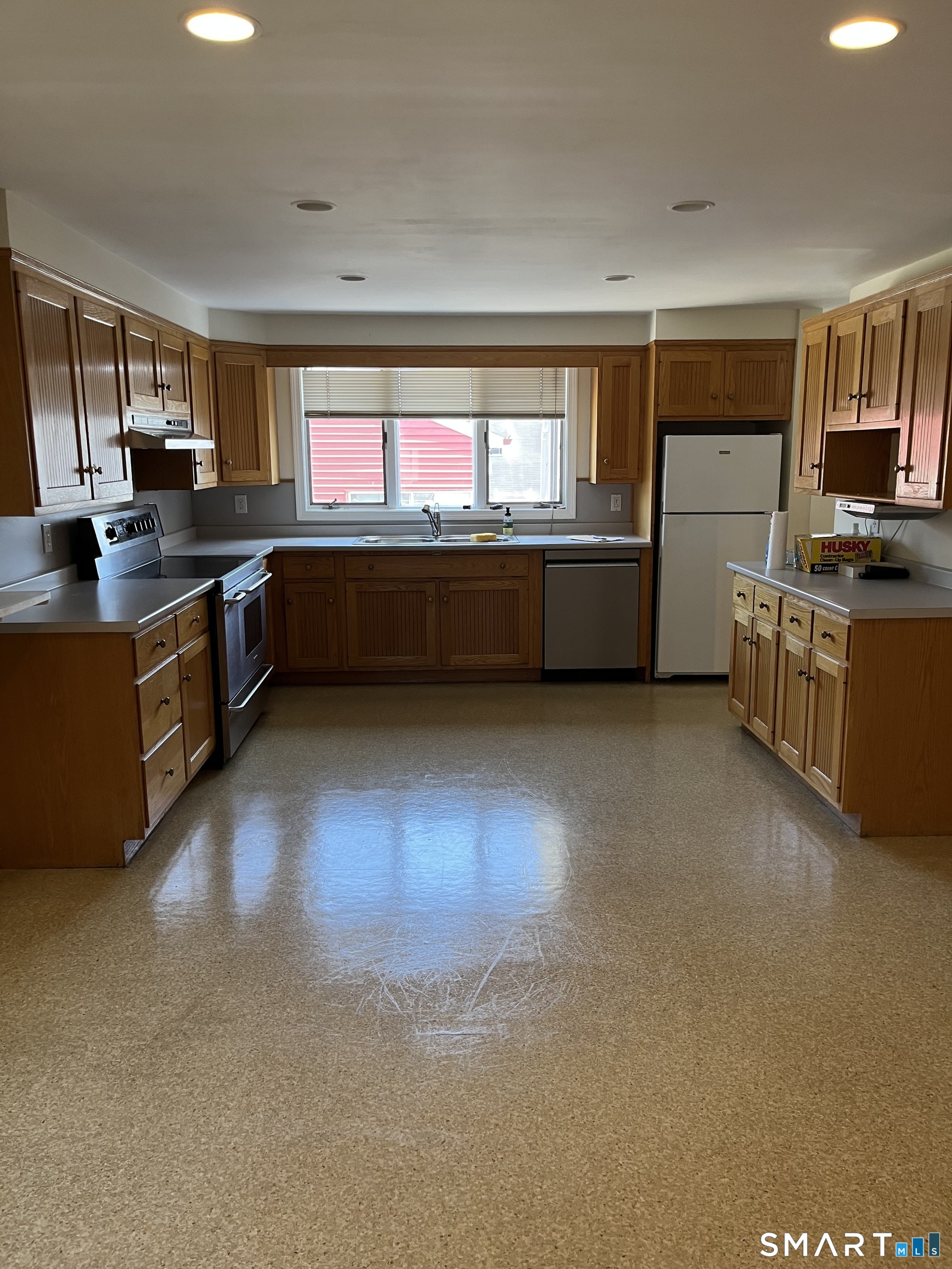 37 Van Den Noort Street Putnam CT 06260