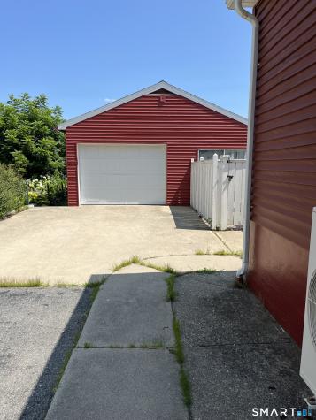 37 Van Den Noort Street Putnam CT 06260