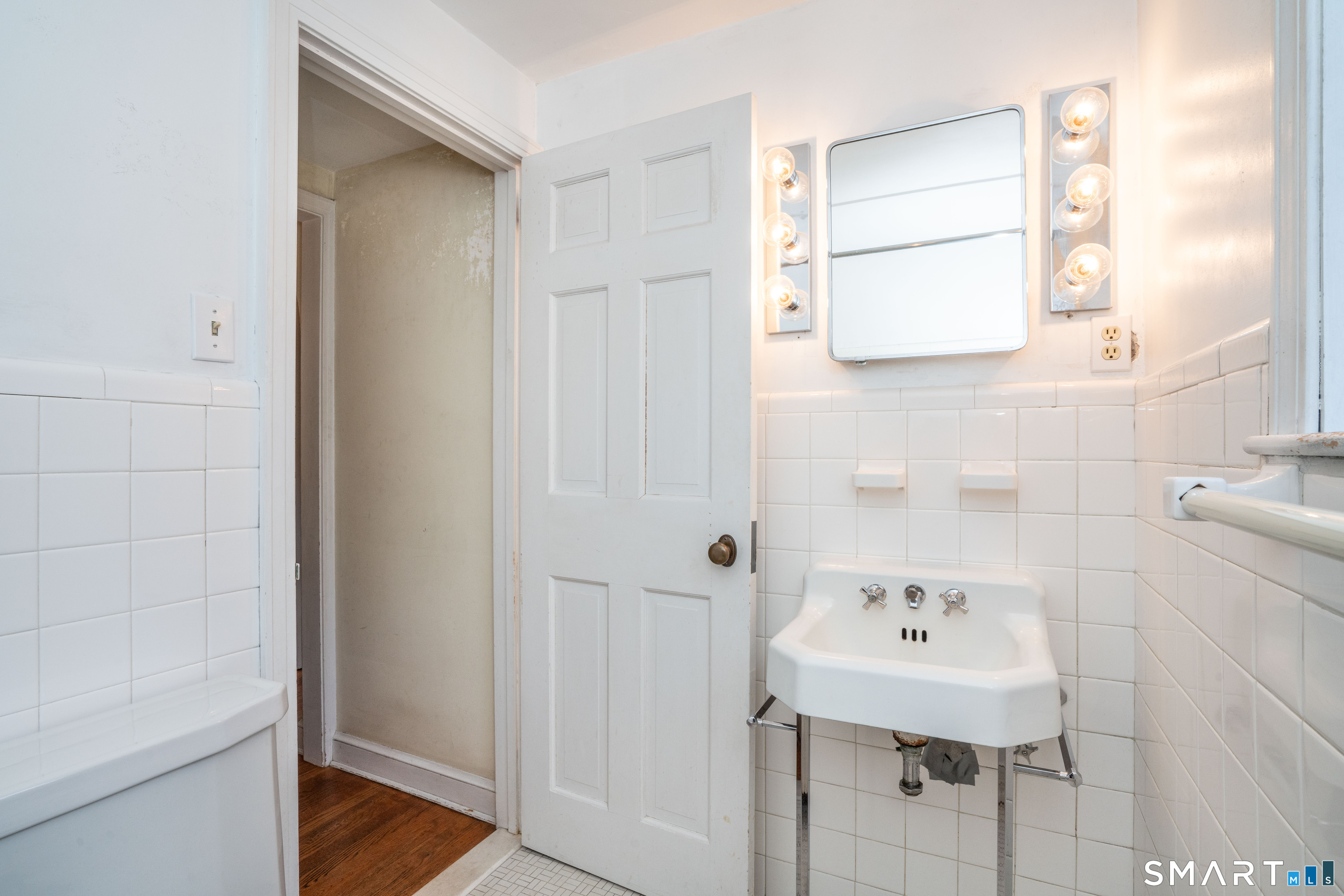 54 Flagg Road West Hartford CT 06117