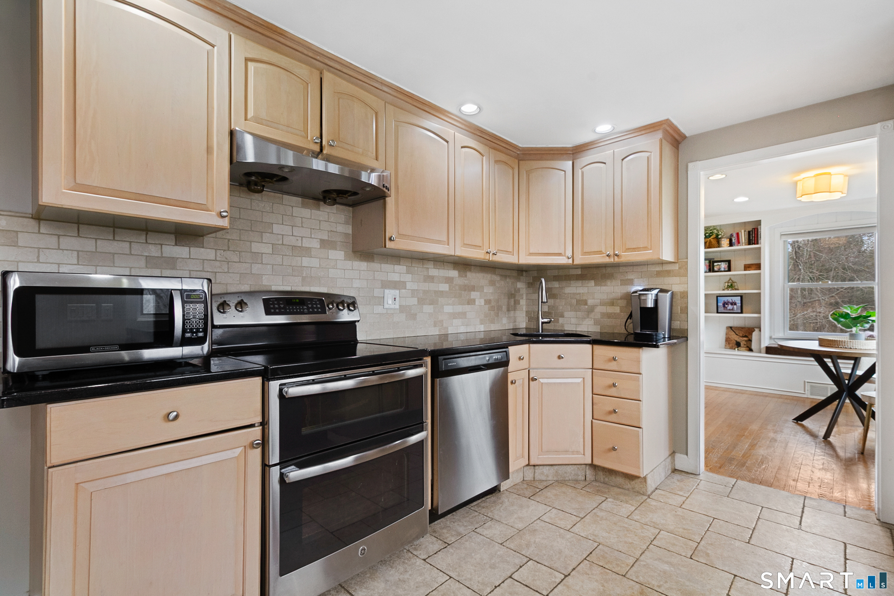 5 Iris Lane Redding CT 06896