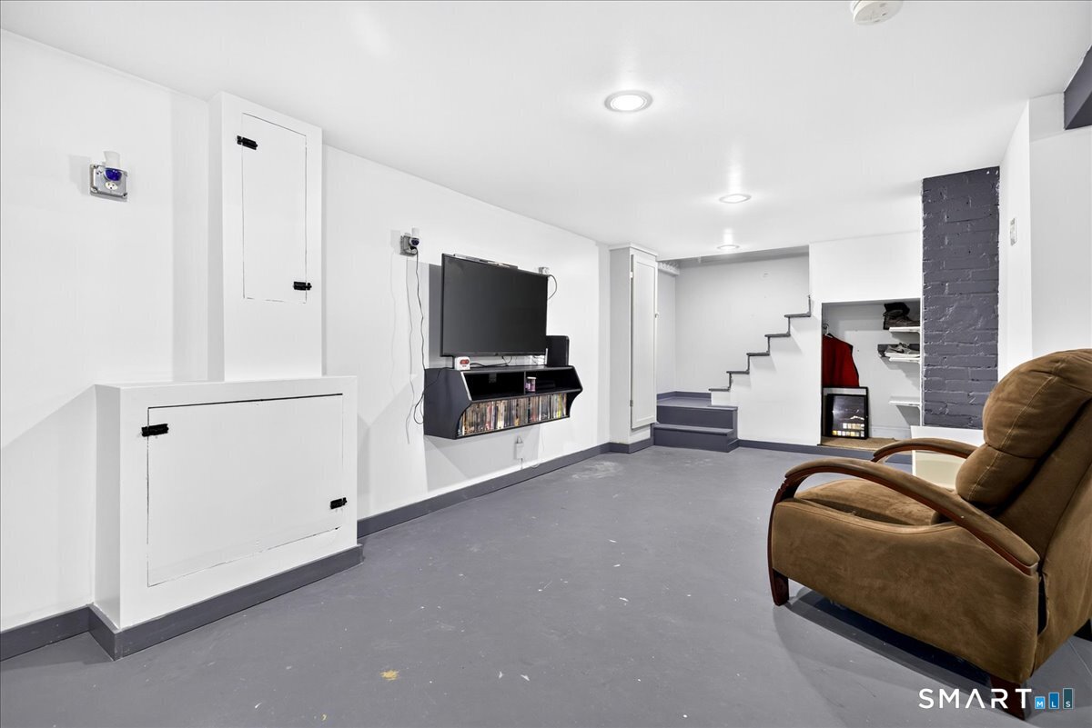21 Hobson Avenue Milford CT 06460