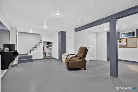 21 Hobson Avenue Milford CT 06460