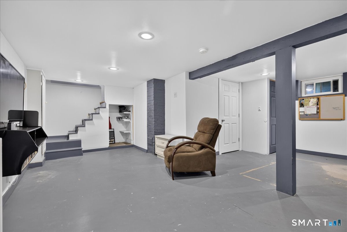 21 Hobson Avenue Milford CT 06460