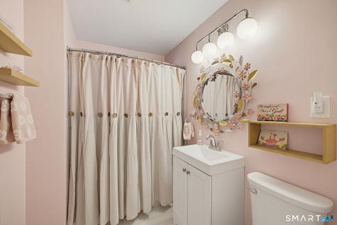 32 Collins Parkway Meriden CT 06450