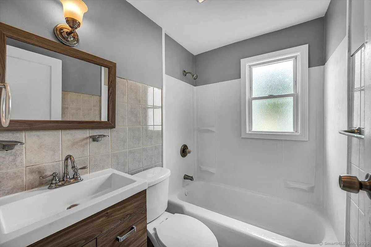 182 Trumbull Avenue Bridgeport CT 06606