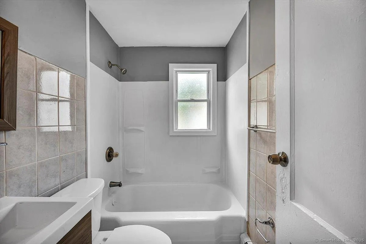 182 Trumbull Avenue Bridgeport CT 06606