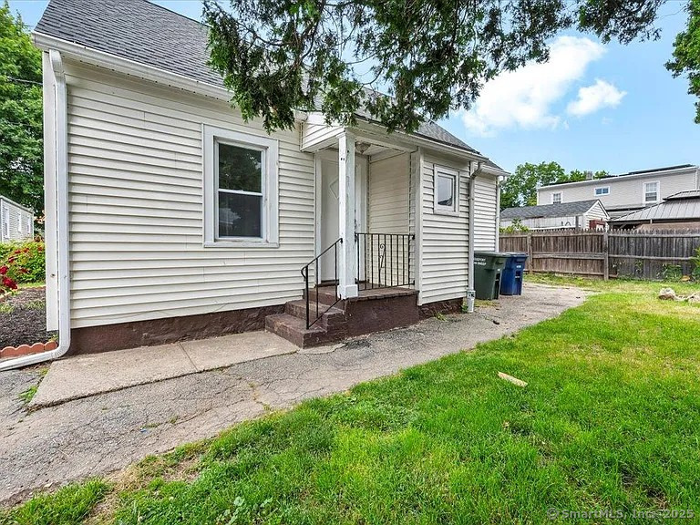 182 Trumbull Avenue Bridgeport CT 06606