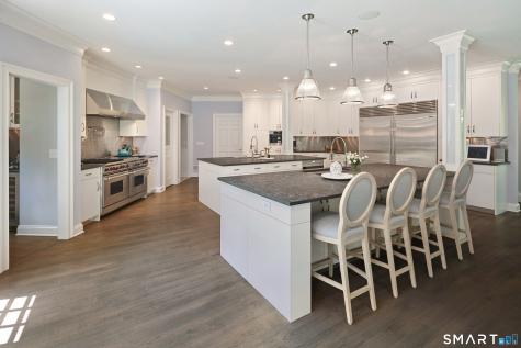 81 Lukes Wood Road New Canaan CT 06840