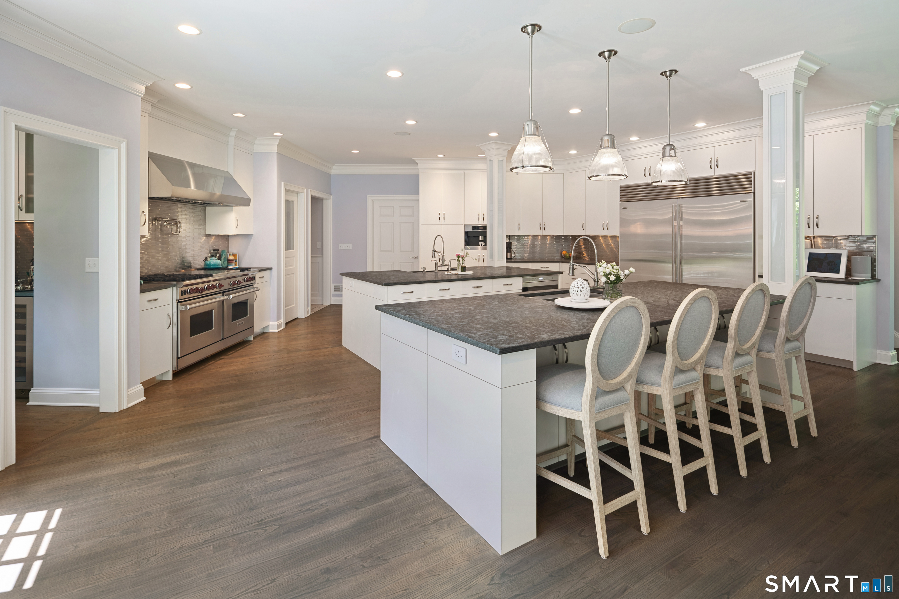 81 Lukes Wood Road New Canaan CT 06840