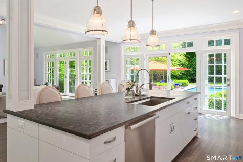 81 Lukes Wood Road New Canaan CT 06840