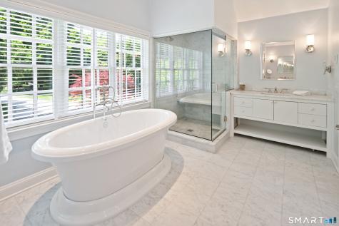 81 Lukes Wood Road New Canaan CT 06840