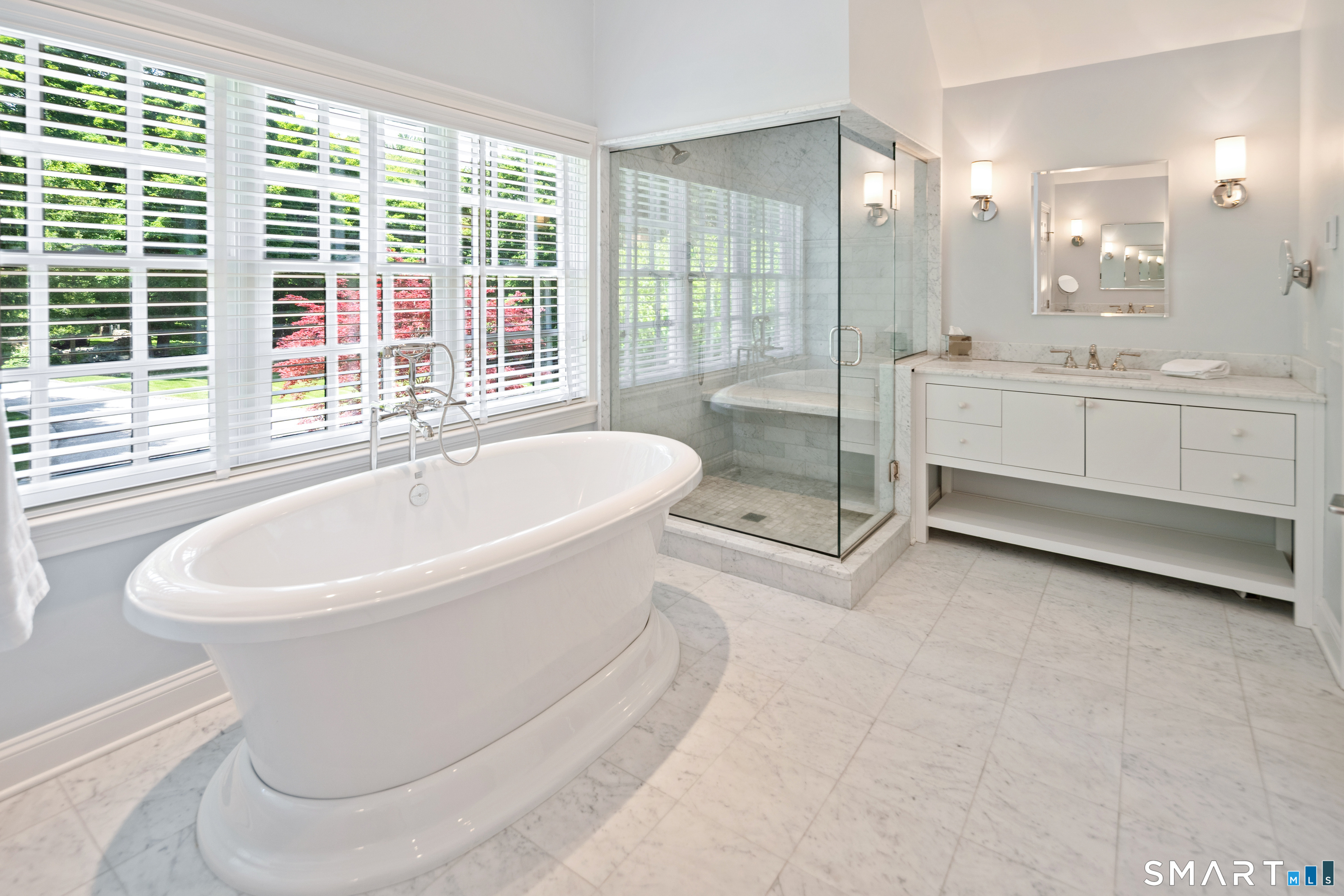 81 Lukes Wood Road New Canaan CT 06840