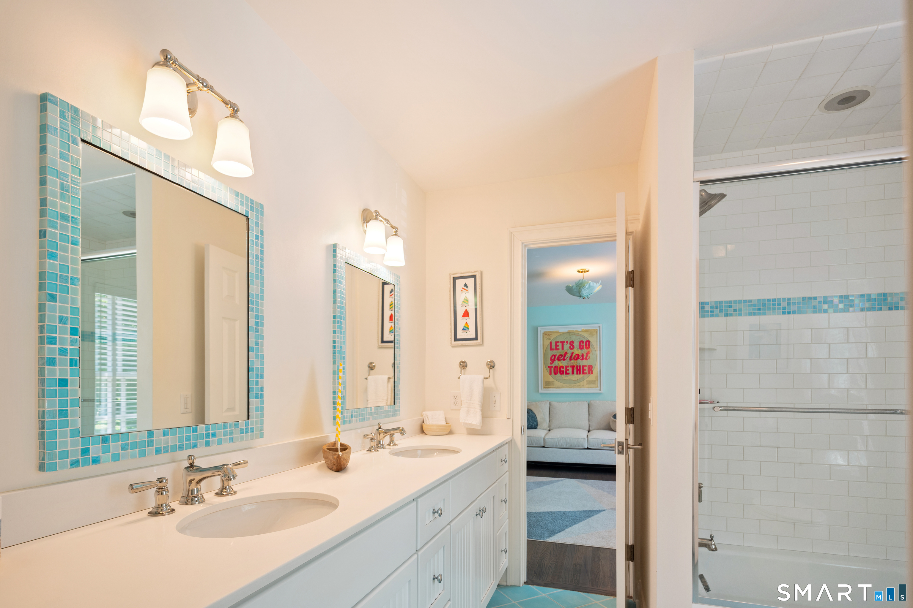81 Lukes Wood Road New Canaan CT 06840