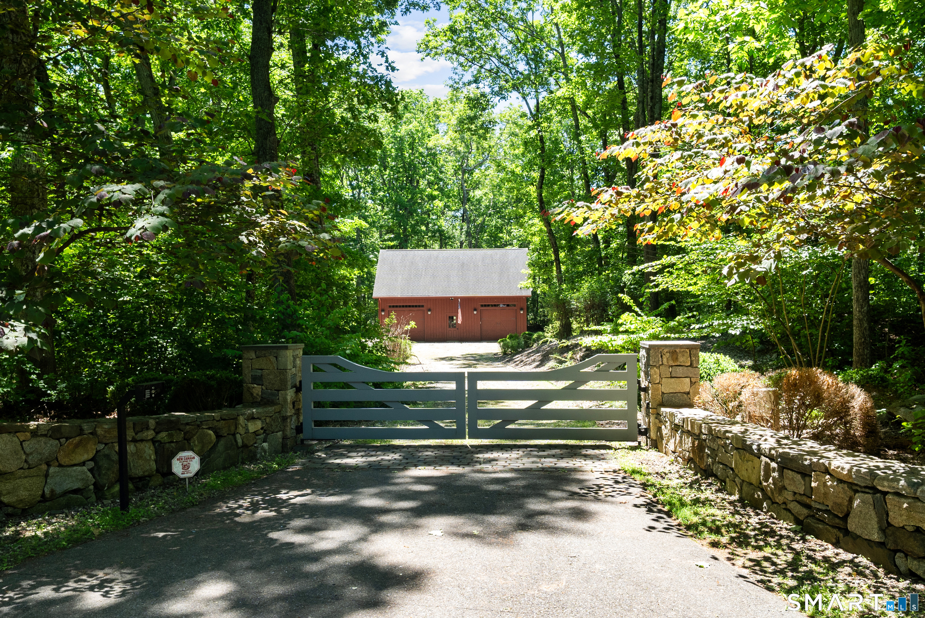 81 Lukes Wood Road New Canaan CT 06840
