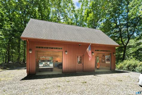 81 Lukes Wood Road New Canaan CT 06840