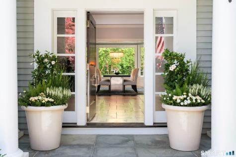 81 Lukes Wood Road New Canaan CT 06840
