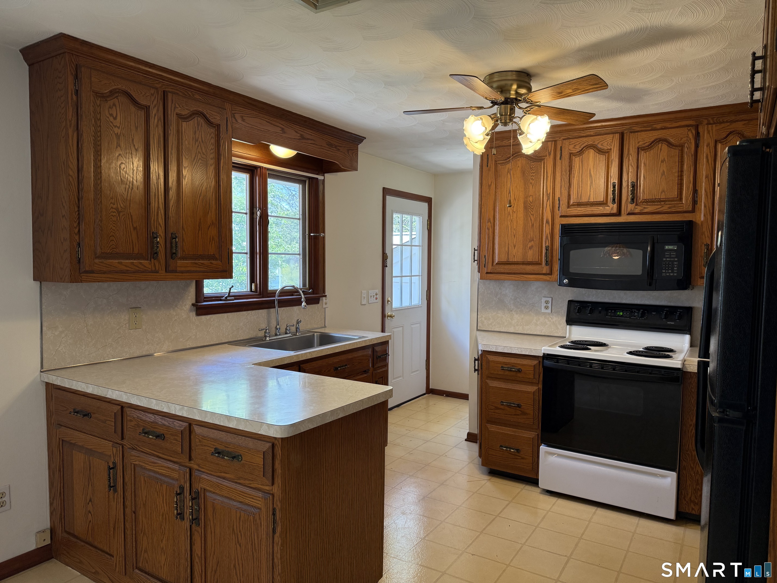 26 Maple Street Trumbull CT 06611
