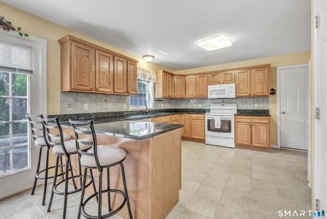 11 Jeanetti Drive Derby CT 06418
