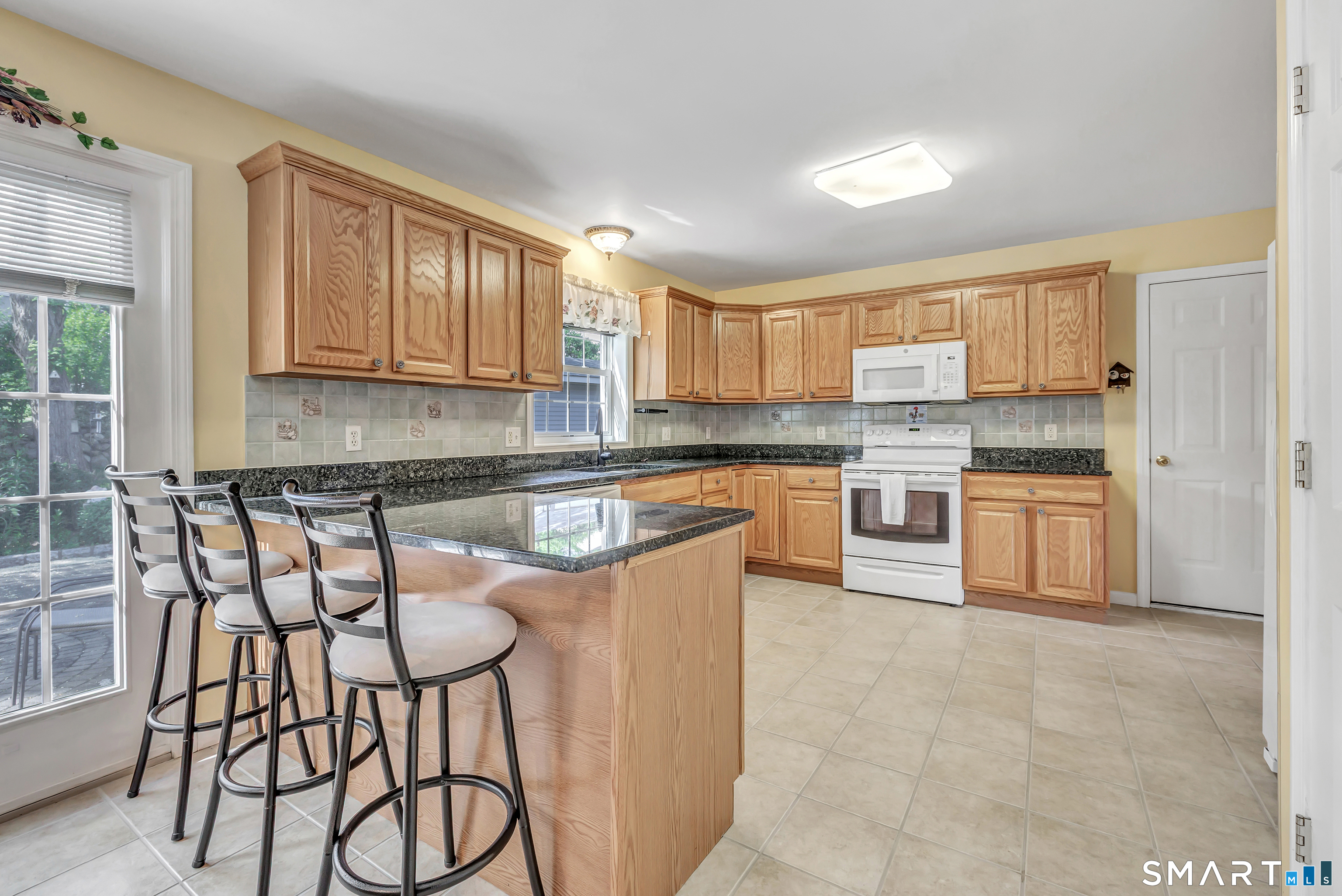 11 Jeanetti Drive Derby CT 06418