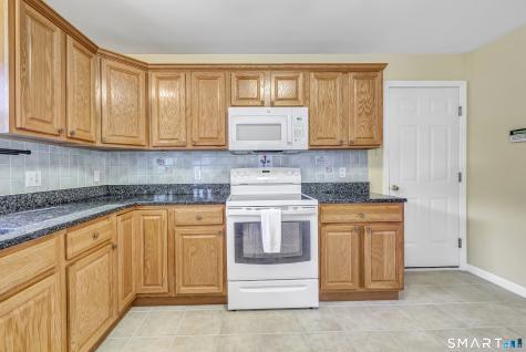11 Jeanetti Drive Derby CT 06418