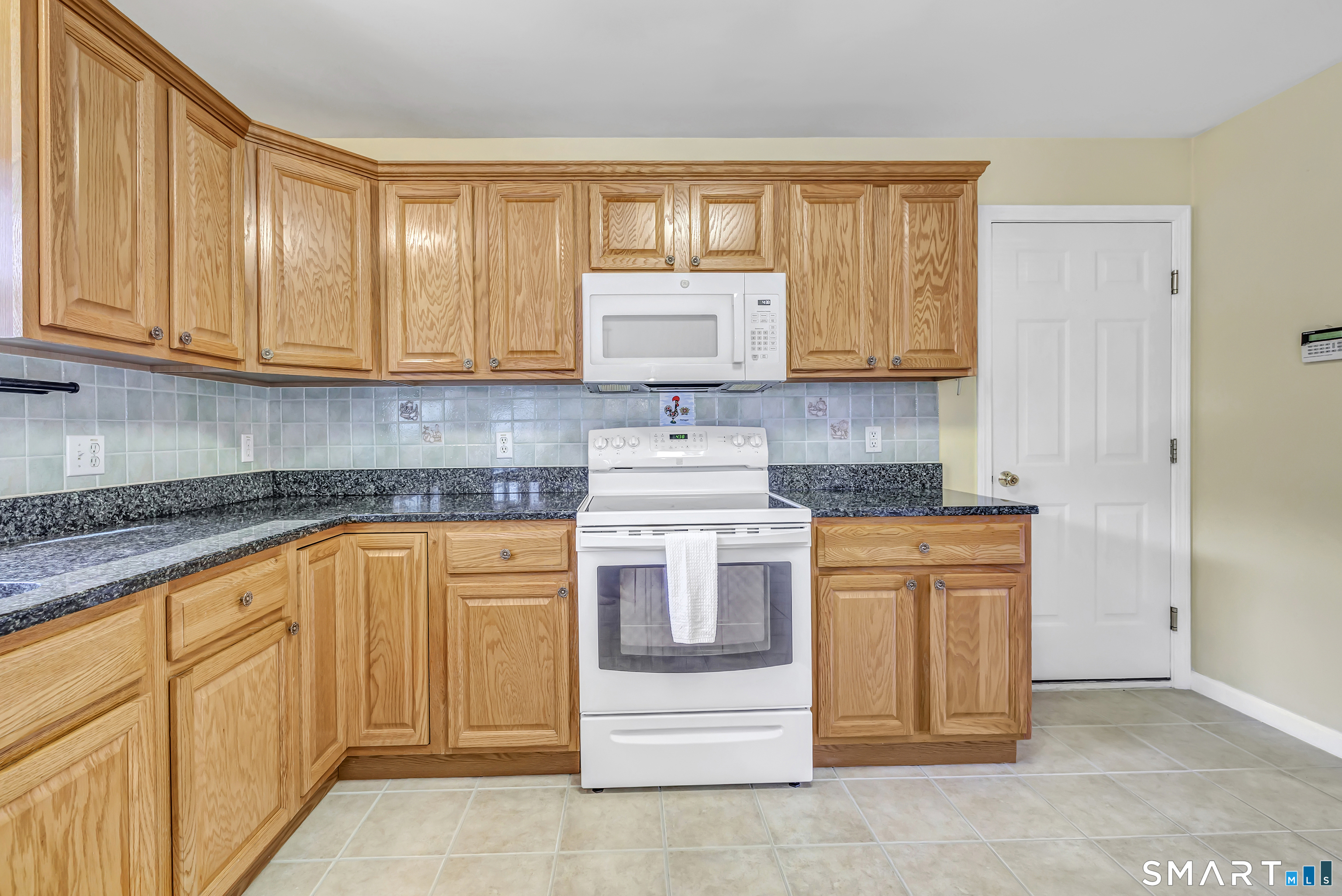 11 Jeanetti Drive Derby CT 06418