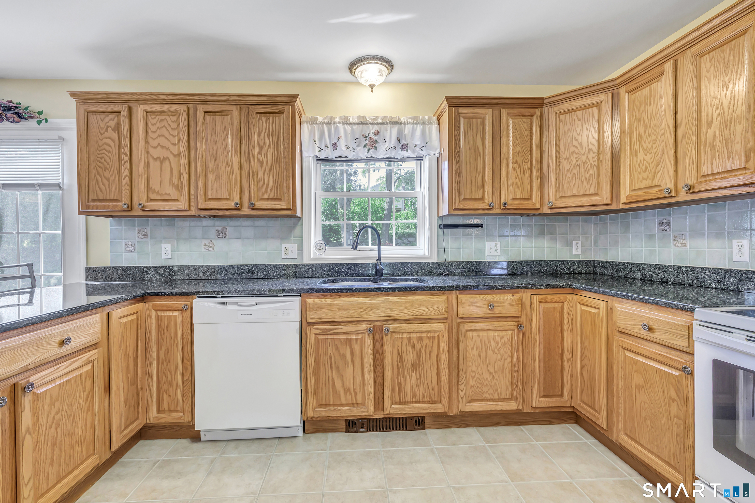 11 Jeanetti Drive Derby CT 06418