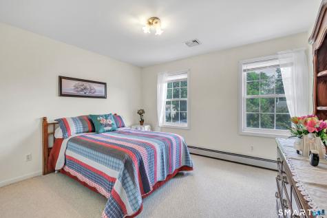 11 Jeanetti Drive Derby CT 06418