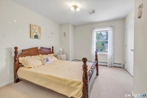 11 Jeanetti Drive Derby CT 06418