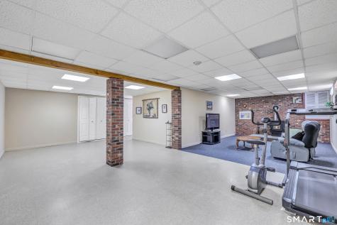 11 Jeanetti Drive Derby CT 06418