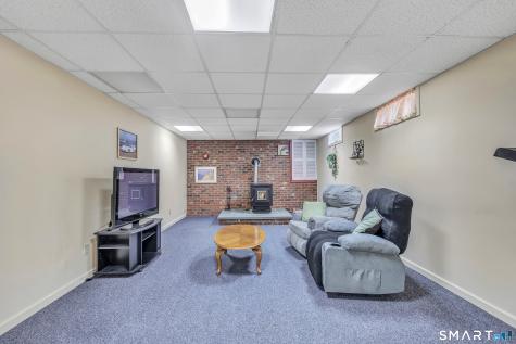 11 Jeanetti Drive Derby CT 06418