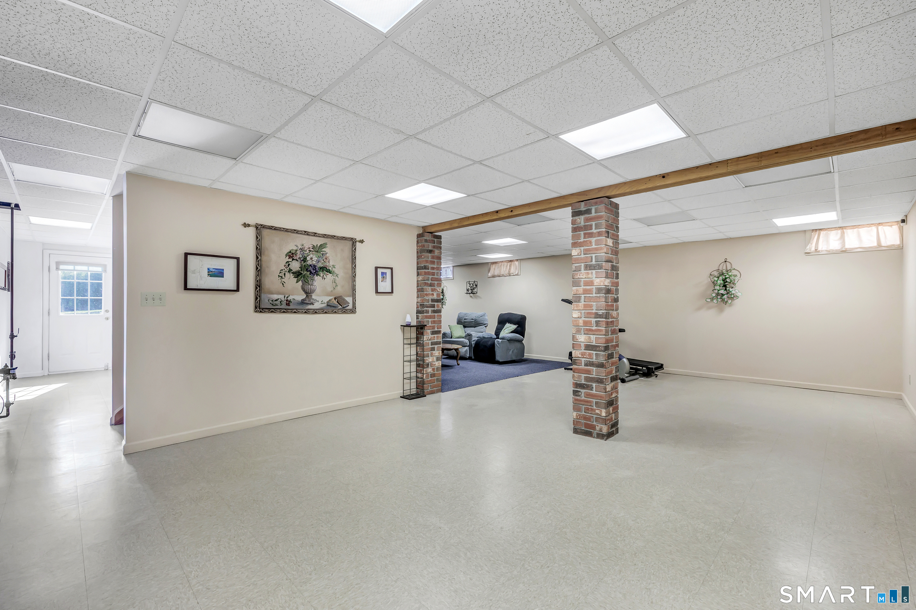 11 Jeanetti Drive Derby CT 06418