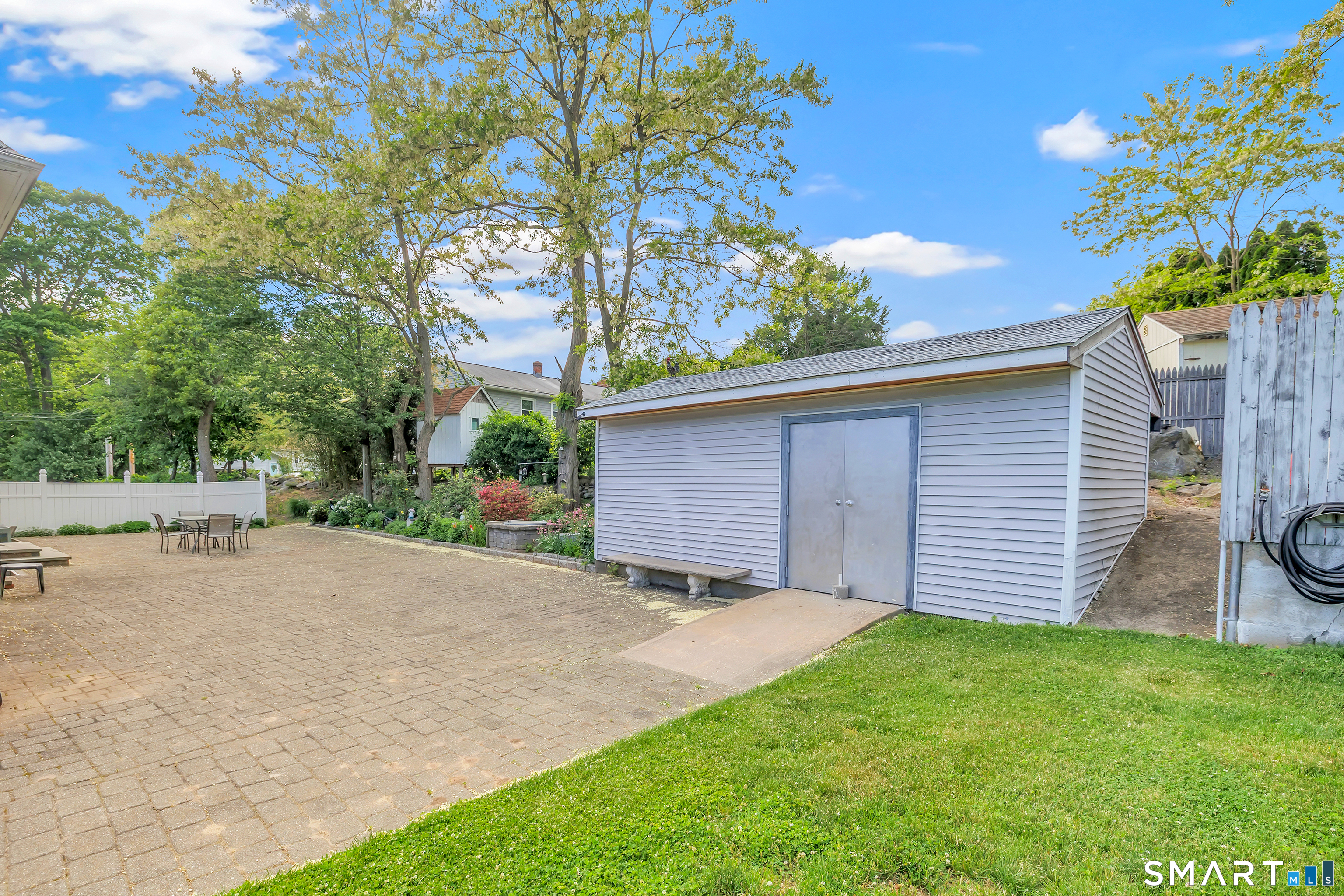 11 Jeanetti Drive Derby CT 06418