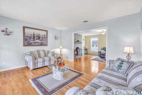 11 Jeanetti Drive Derby CT 06418