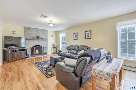 11 Jeanetti Drive Derby CT 06418