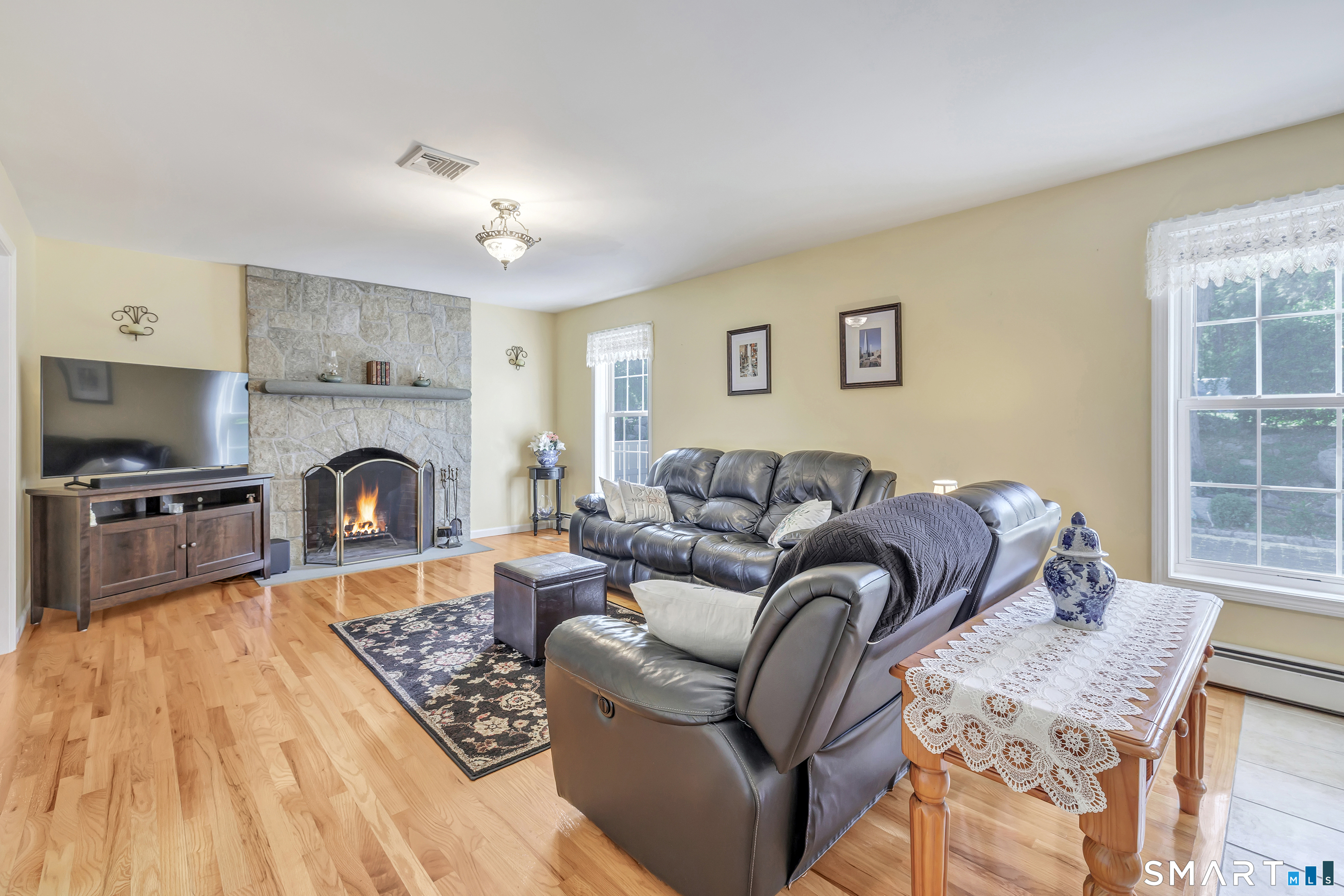 11 Jeanetti Drive Derby CT 06418