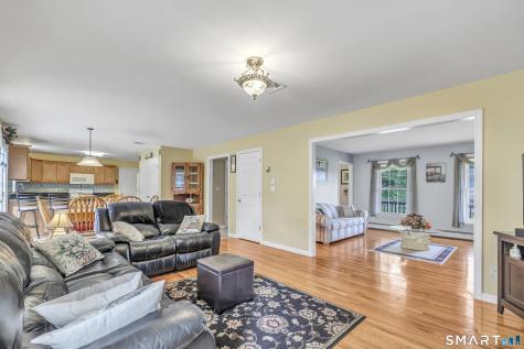 11 Jeanetti Drive Derby CT 06418